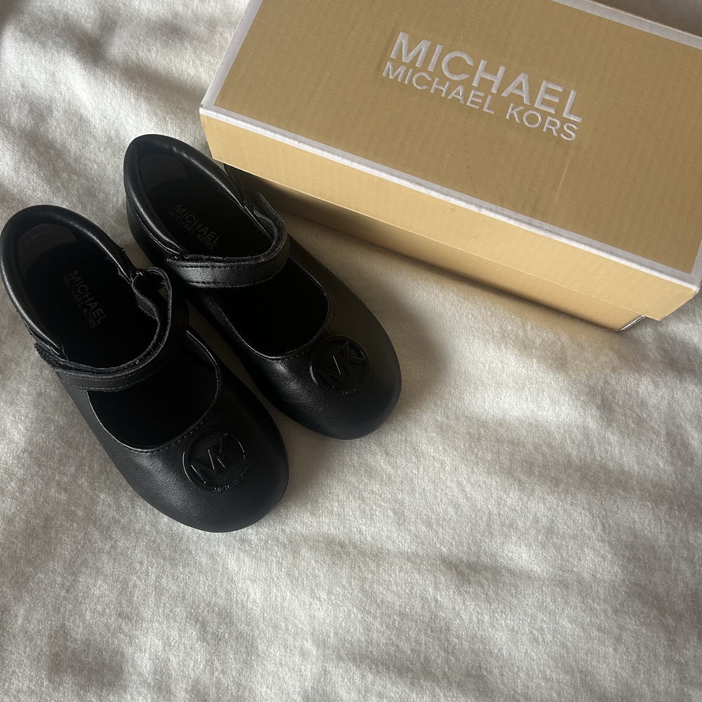 Michael Kors Black Dress Shoes Elegant Leather Design